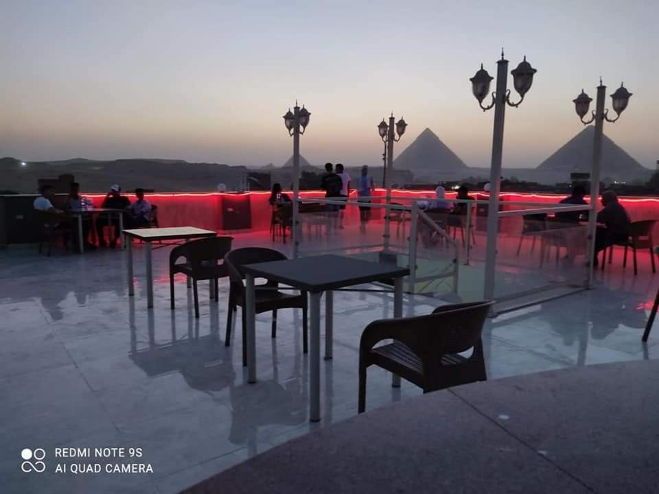 Khufu Pyramids Hotel Kafret el-Gabal Kültér fotó