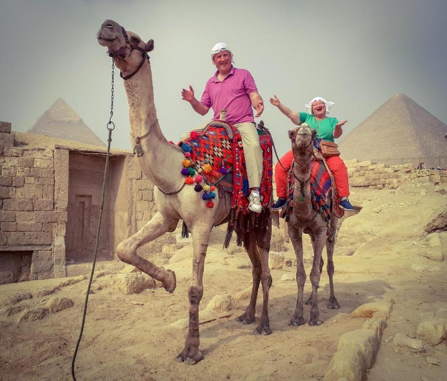 Khufu Pyramids Hotel Kafret el-Gabal Kültér fotó