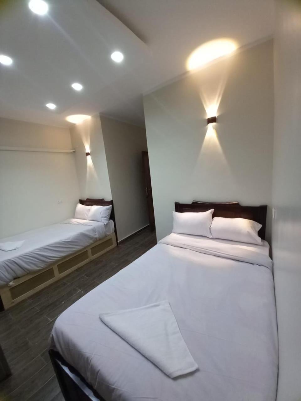 Khufu Pyramids Hotel Kafret el-Gabal Kültér fotó