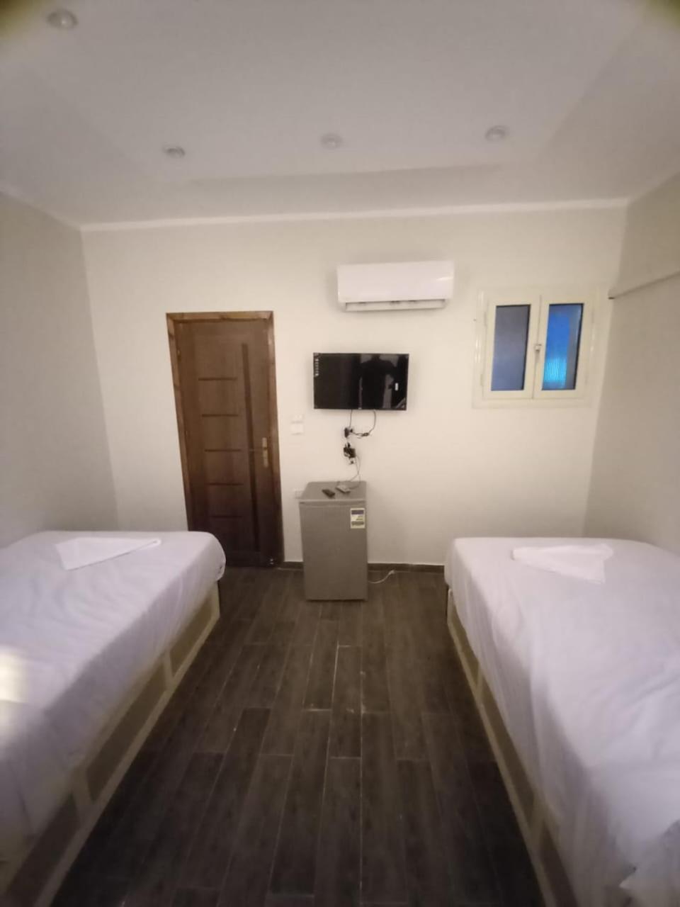 Khufu Pyramids Hotel Kafret el-Gabal Kültér fotó