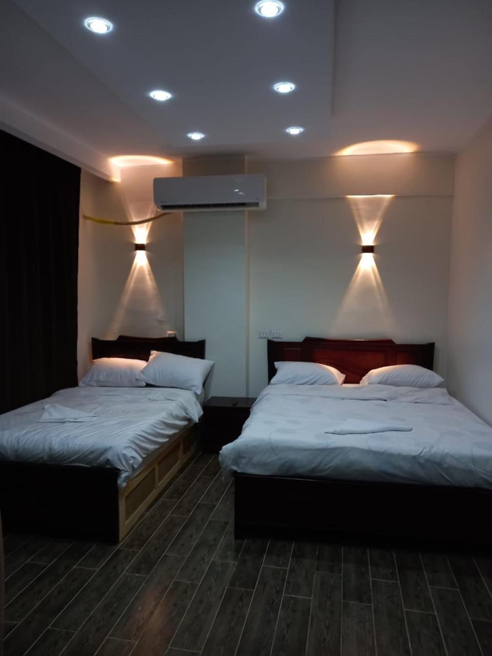 Khufu Pyramids Hotel Kafret el-Gabal Kültér fotó