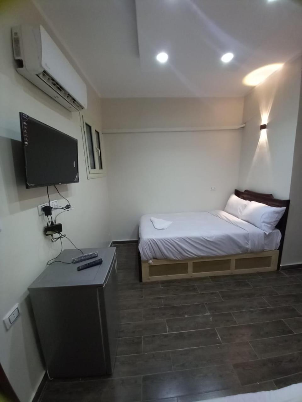 Khufu Pyramids Hotel Kafret el-Gabal Kültér fotó